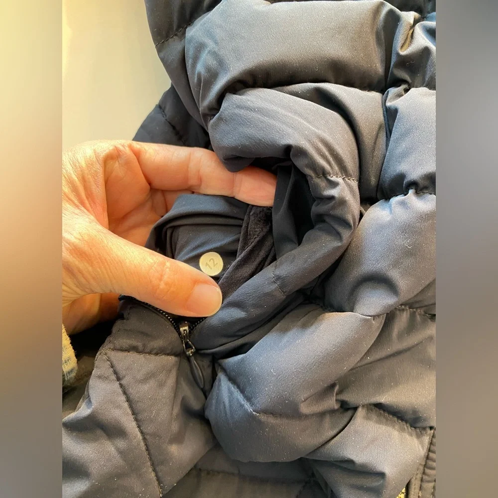 Lululemon Fluffed Up Jacket  12  Inkwell - Picture 6 of 7